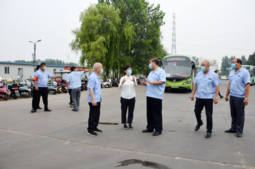市委常委、宣傳部部長(zhǎng)王飛到我公司 督查全國(guó)文明城市建設(shè)提升工作