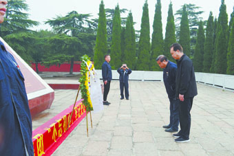 弘揚(yáng)革命精神  堅定理想信念 ——集團(tuán)黨委開展“不忘初心、牢記使命”主題教育黨日活動