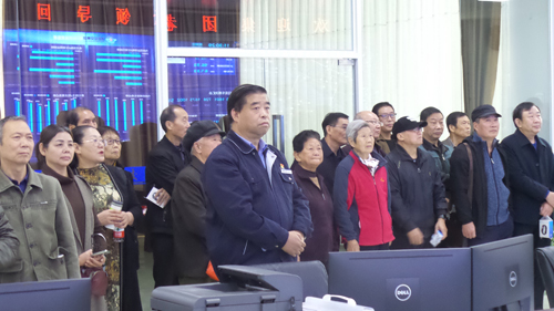老干部們都說“集團(tuán)真暖心，做公交人真自豪！”