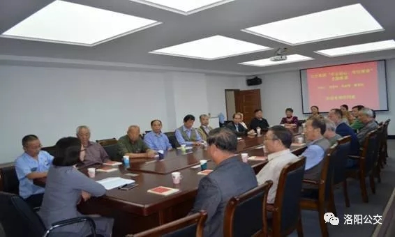 集團(tuán)黨委為離退休老干部上“不忘初心、牢記使命”主題教育專題黨課